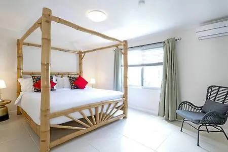 Hospitality Expert Cha3 - Pool Beach Hip-Strip Montego Bay Jamaica